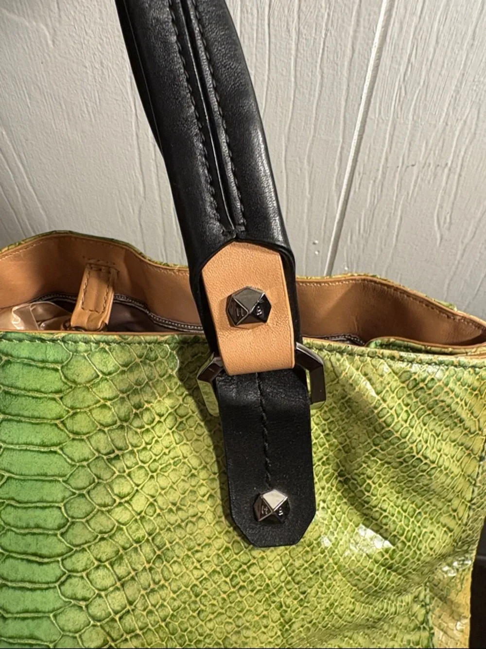 RARE Henri Bendel West 57th 🐍 Snakeskin Leather Tote ❤️ - Picture 3 of 9